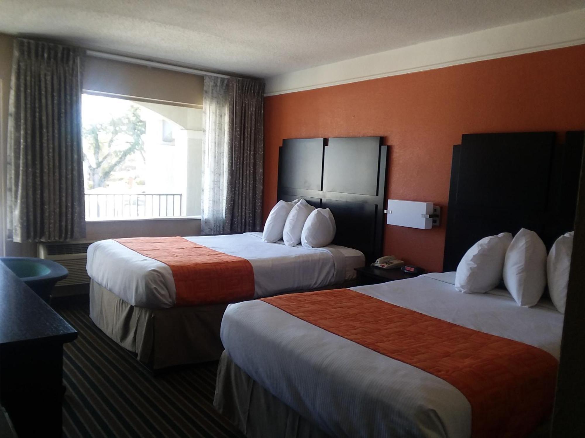 Howard Johnson By Wyndham Historic Lake Charles Eksteriør billede
