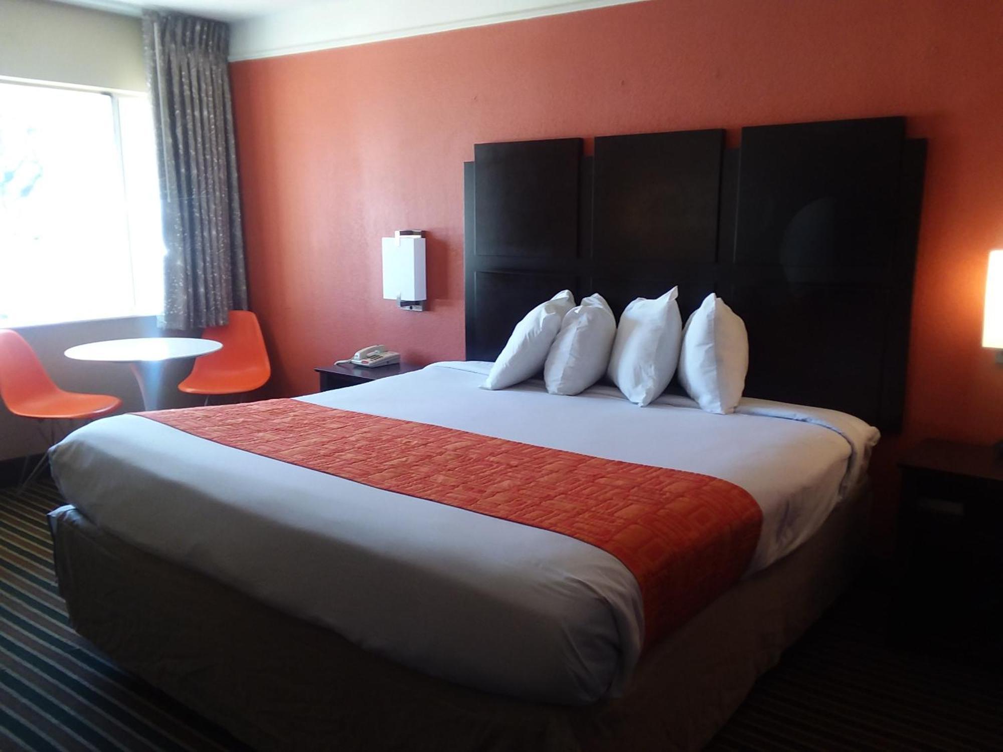 Howard Johnson By Wyndham Historic Lake Charles Eksteriør billede
